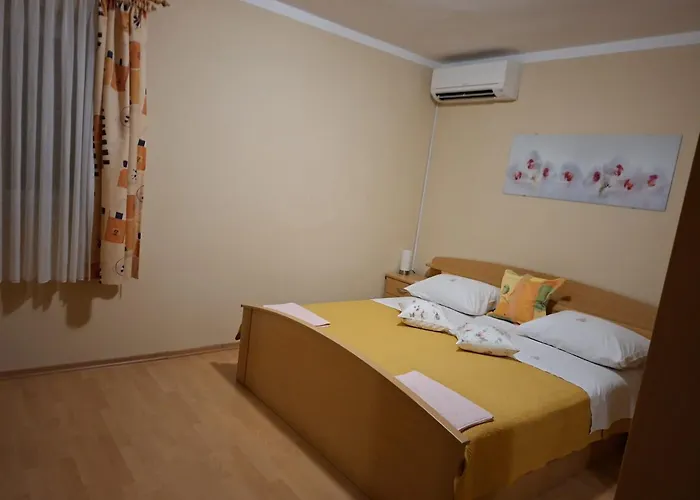 בית הארחה Eda *