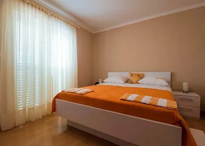 Eda בית הארחה *