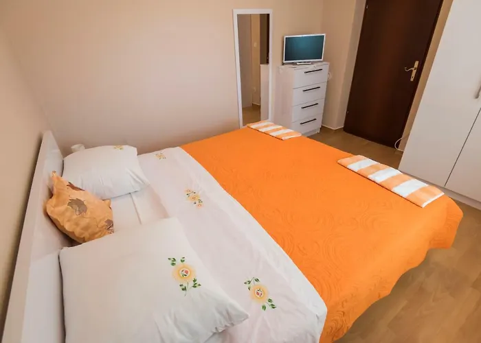 Eda בית הארחה *